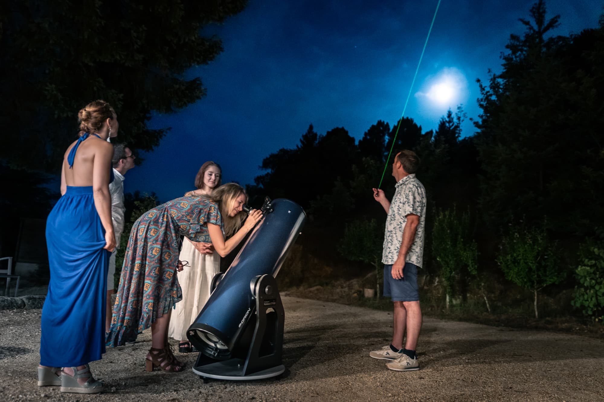 Soirée initiation à l'astronomie au Domaine de Ravel dans les Cévennes : observation des étoiles avec télescope en pleine nature